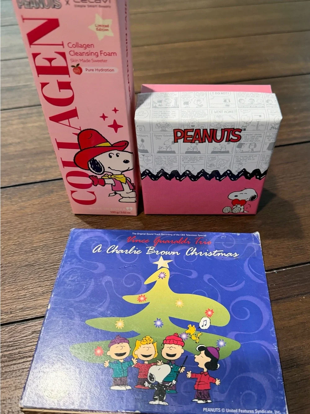 Peanuts NIP Snoopy Set: Silver Plated Charm Bracelet & Collagen Cleansing Foam